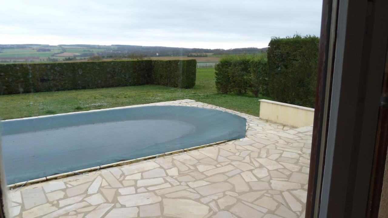 Maison De Vacances Pour 6 Personnes Avec Piscine Lainsecq Exterior foto